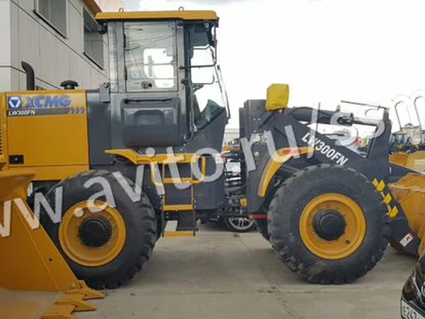 Фронтальный погрузчик XCMG LW300FN