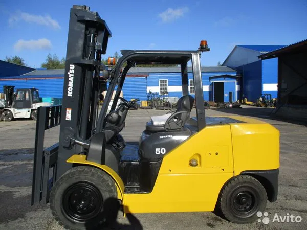 Вилочный погрузчик Komatsu FH50-1