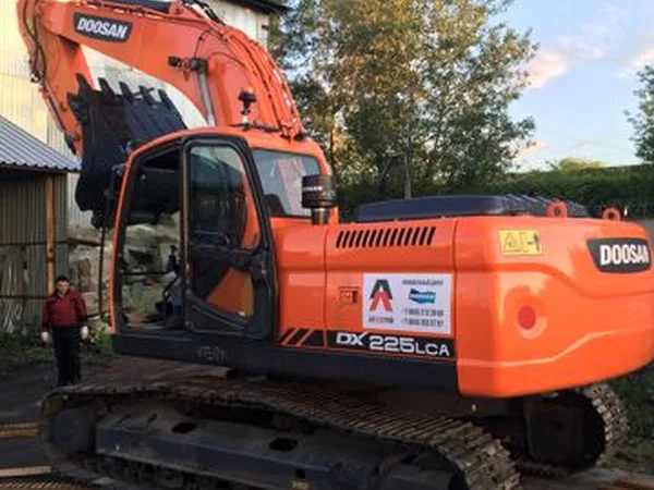 Гусеничный экскаватор Doosan DX225LCA