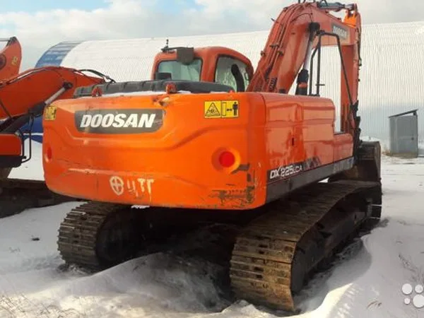 Гусеничный экскаватор Doosan DX225LC