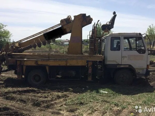Бурильно-крановая машина Aichi D706 на шасси Mitsubishi Fuso