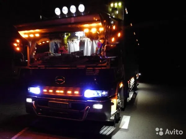 Грузовой фургон Hino Profia