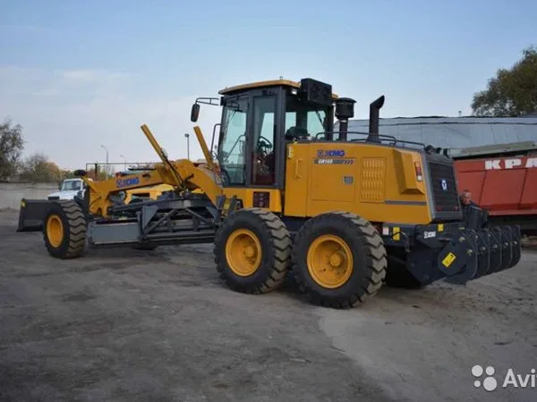 Автогрейдер XCMG GR165