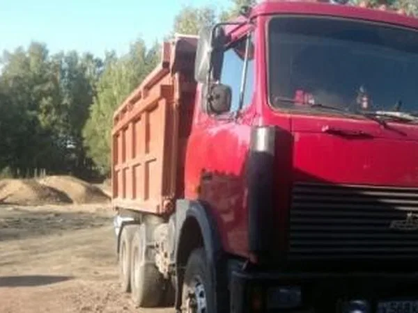 Самосвал МАЗ 5516