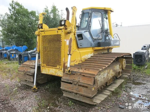 Гусеничный бульдозер Komatsu D65PX