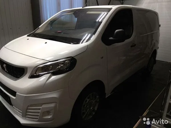 Цельнометаллический фургон Peugeot Expert