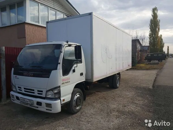 Промтоварный фургон Isuzu NQR 75