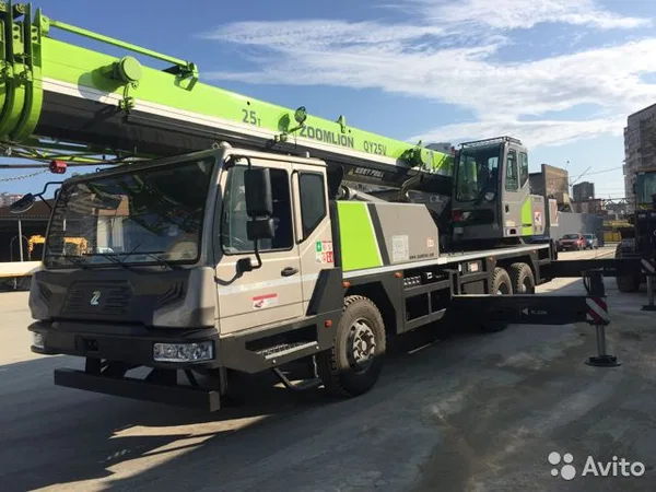 Автокран Zoomlion QY25V