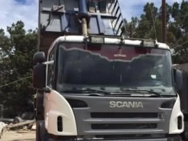 Самосвал Scania P380