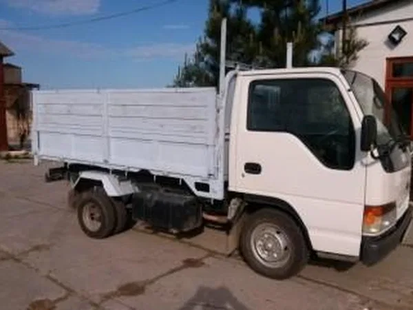 Самосвал Nissan Atlas
