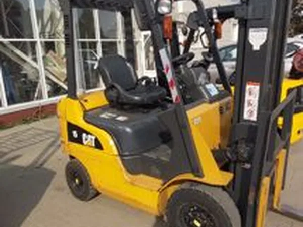 Вилочный погрузчик Caterpillar 1.5