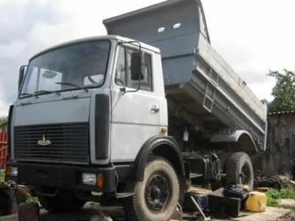 Самосвал МАЗ 5551