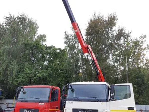 Бортовой грузовик с КМУ КамАЗ 65207 с КМУ Fassi 155