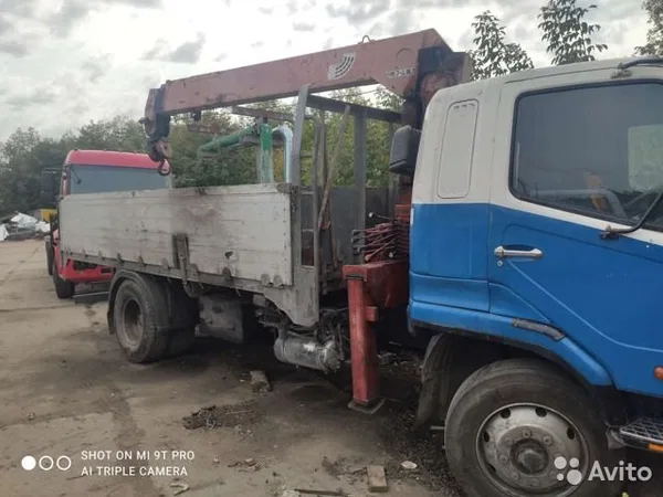 Бортовой грузовик с КМУ Mitsubishi Fuso