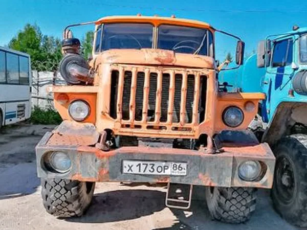 Автоцистерна УРАЛ АЦПТ-10