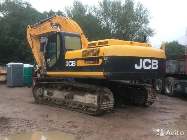 Гусеничный экскаватор JCB JS330LC