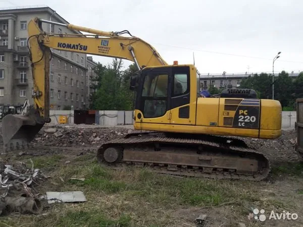 Гусеничный экскаватор Komatsu PC220LC-8
