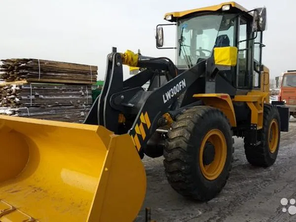 Фронтальный погрузчик XCMG LW300FN