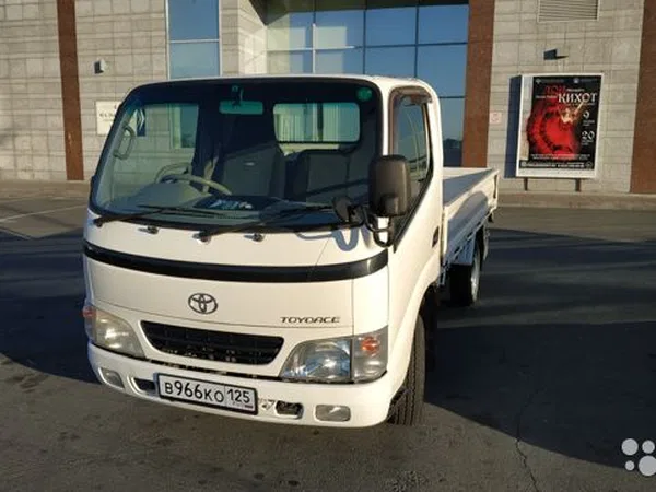 Бортовой автомобиль Toyota ToyoAce