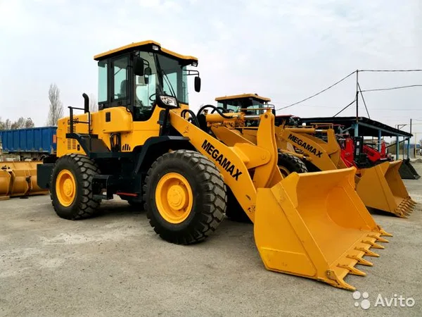Фронтальный погрузчик MegaMax GX938G