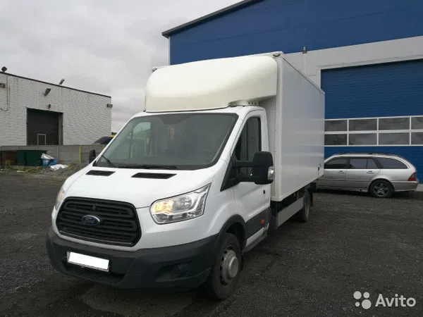 Промтоварный фургон Ford Transit