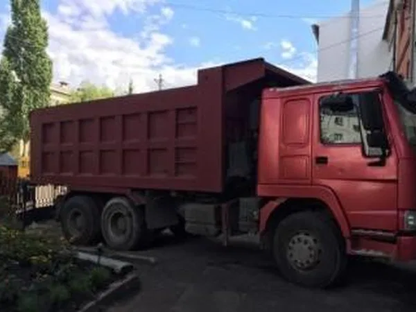 Самосвал HOWO