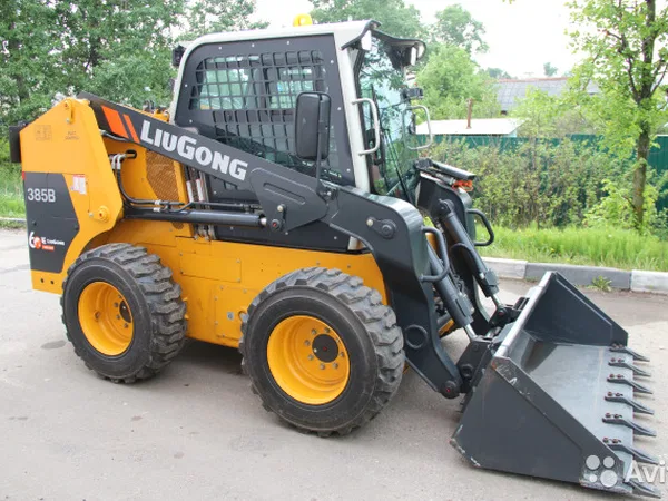 Мини-погрузчик LiuGong CLG385В