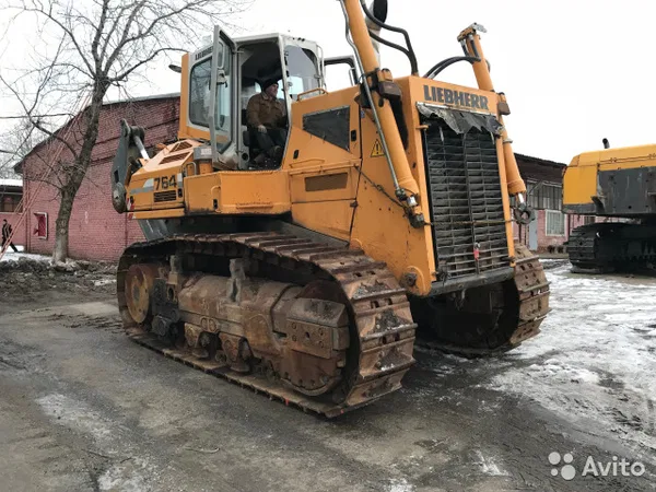 Гусеничный бульдозер Liebherr PR764