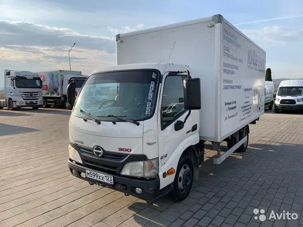 Изотермический фургон Hino 300 (Dutro)