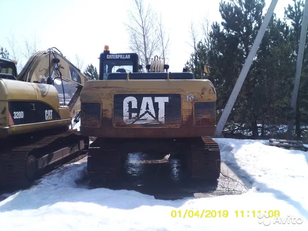 Гусеничный экскаватор Caterpillar 320DL