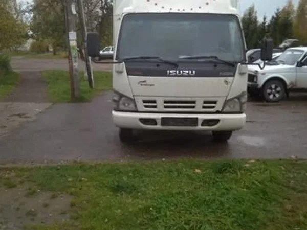 Промтоварный фургон Isuzu