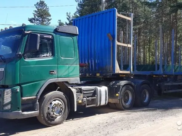 Сортиментовоз Volvo FM
