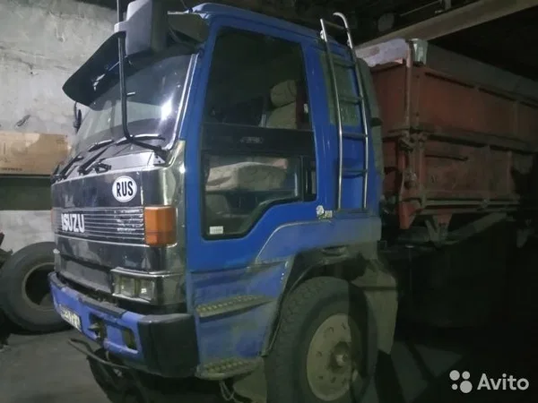 Зерновоз Isuzu Giga