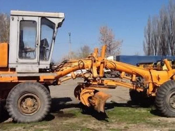 Автогрейдер ЧСДМ ДЗ-98