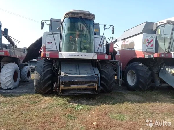 Зерноуборочный комбайн Ростсельмаш ACROS 530