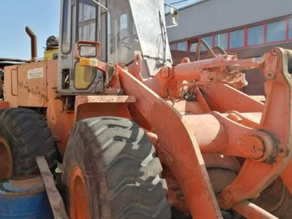 Фронтальный погрузчик Hitachi LX120