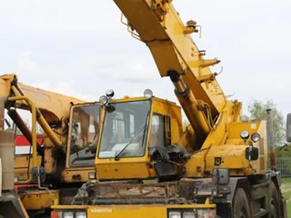 Самоходный кран Komatsu LW250-3 (01)
