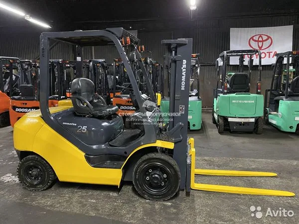 Вилочный погрузчик Komatsu FD25T-17
