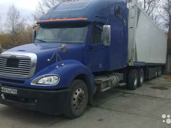 Седельный тягач Freightliner Columbia