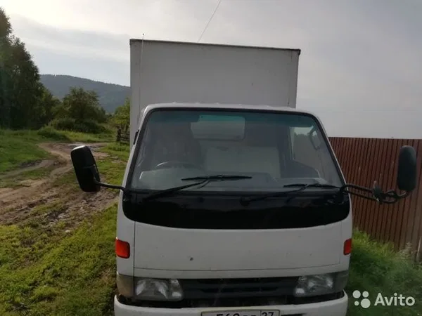 Промтоварный фургон Toyota Dyna