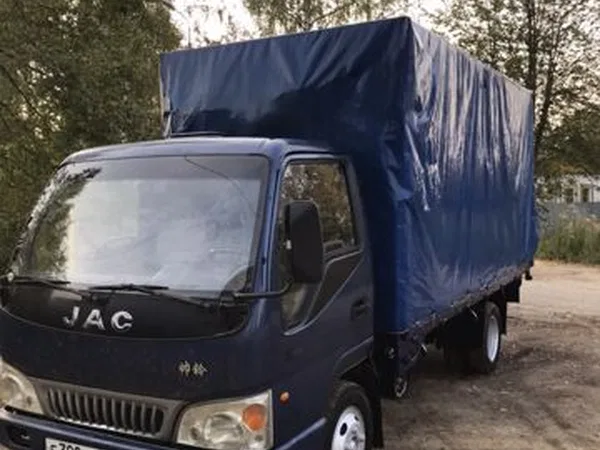 Тентованный автомобиль JAC