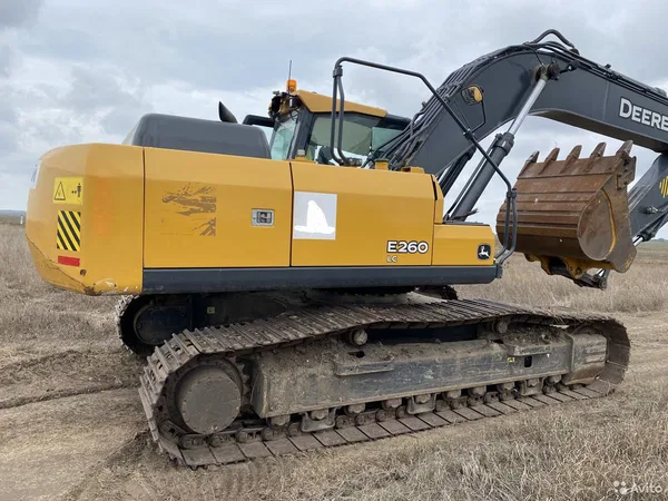 Гусеничный экскаватор John Deere Е260 LC