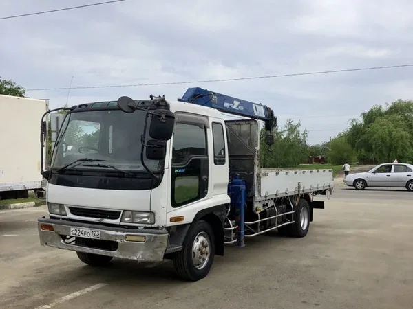Бортовой грузовик с КМУ ISUZU Forward