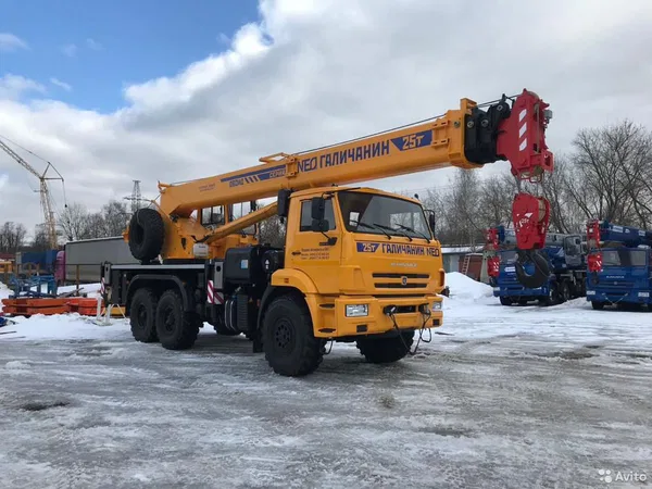Автокран Галичанин КС-55713-5В-1 NEO на шасси КамАЗ 43118