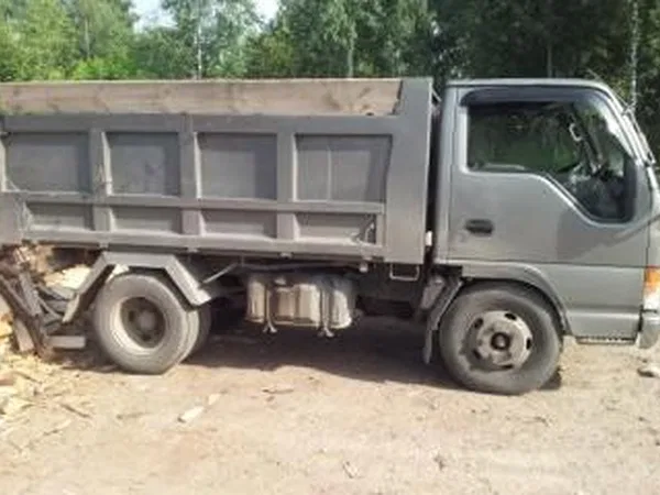 Самосвал Isuzu Elf