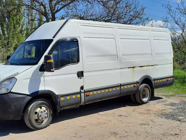 Цельнометаллический фургон Iveco Daily