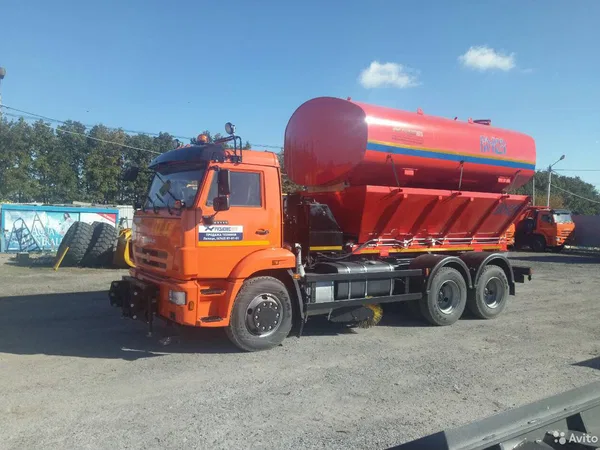 Комбинированная дорожная машина КО-823 на шасси КамАЗ 65115