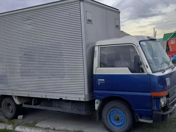 Промтоварный фургон Nissan Condor