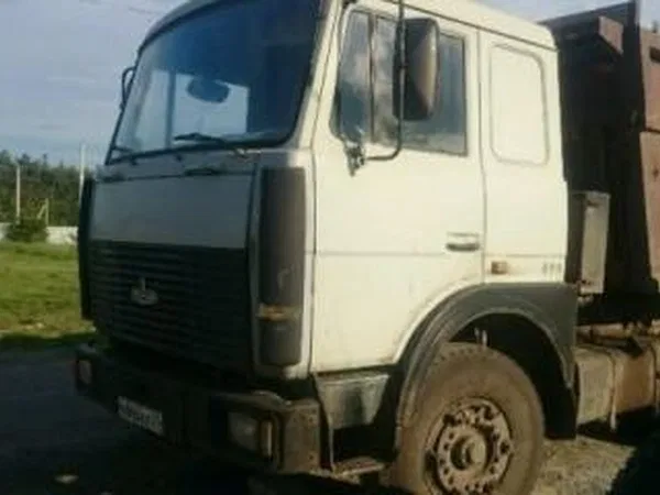 Самосвал МАЗ 5516