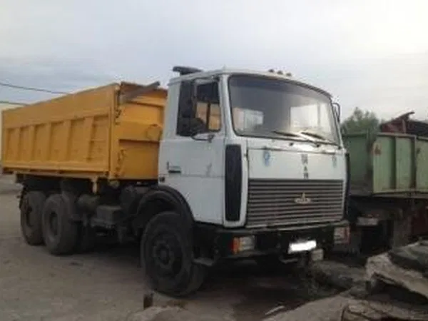 Самосвал МАЗ 551605